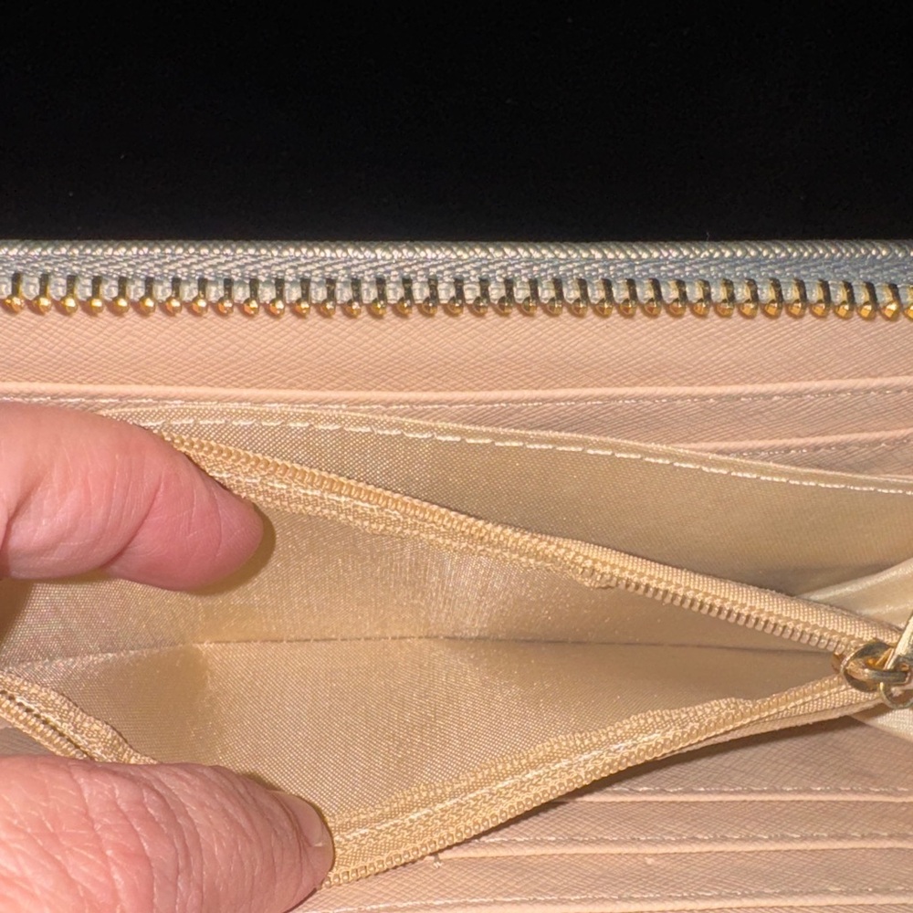 Dasein Elegant Silver & Gold Zip Around Full Size Wristlet NWOT - Picture 3 of 16